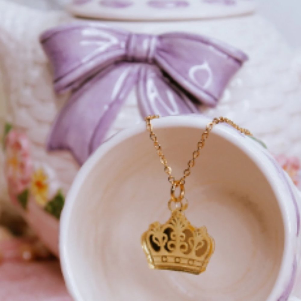 Gold Crown Acrylic Pendant with 18 inch Gold Chain